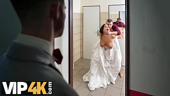 A married couple's intimate encounter in the bathroom